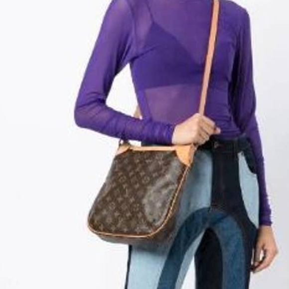 Louis Vuitton Handbags - 💎✨STUNNING✨💎 AUTHENTIC Louis Vuitton Monogram Crossbody bag